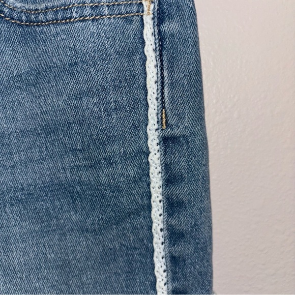 Old Navy Girls NWT Denim Cuffed Shorts with Lace trim Size 8 - Picture 3 of 4